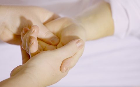 Osteopathie Kieselbronn Behandlung von Babys